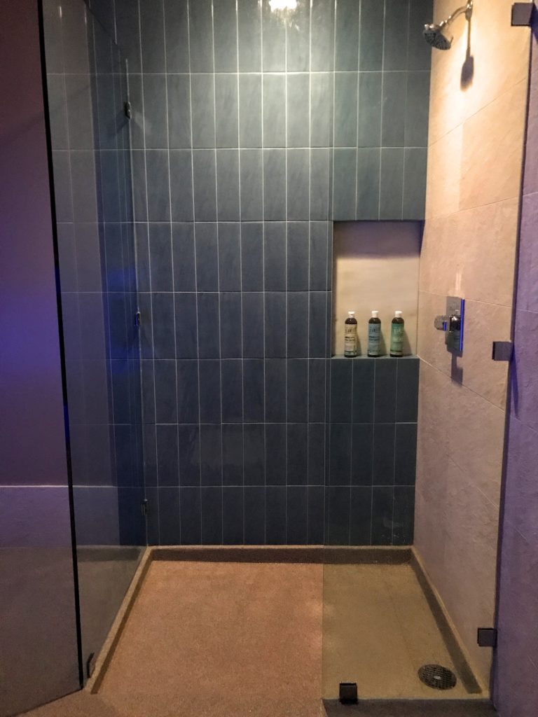pause-float-studio-shower