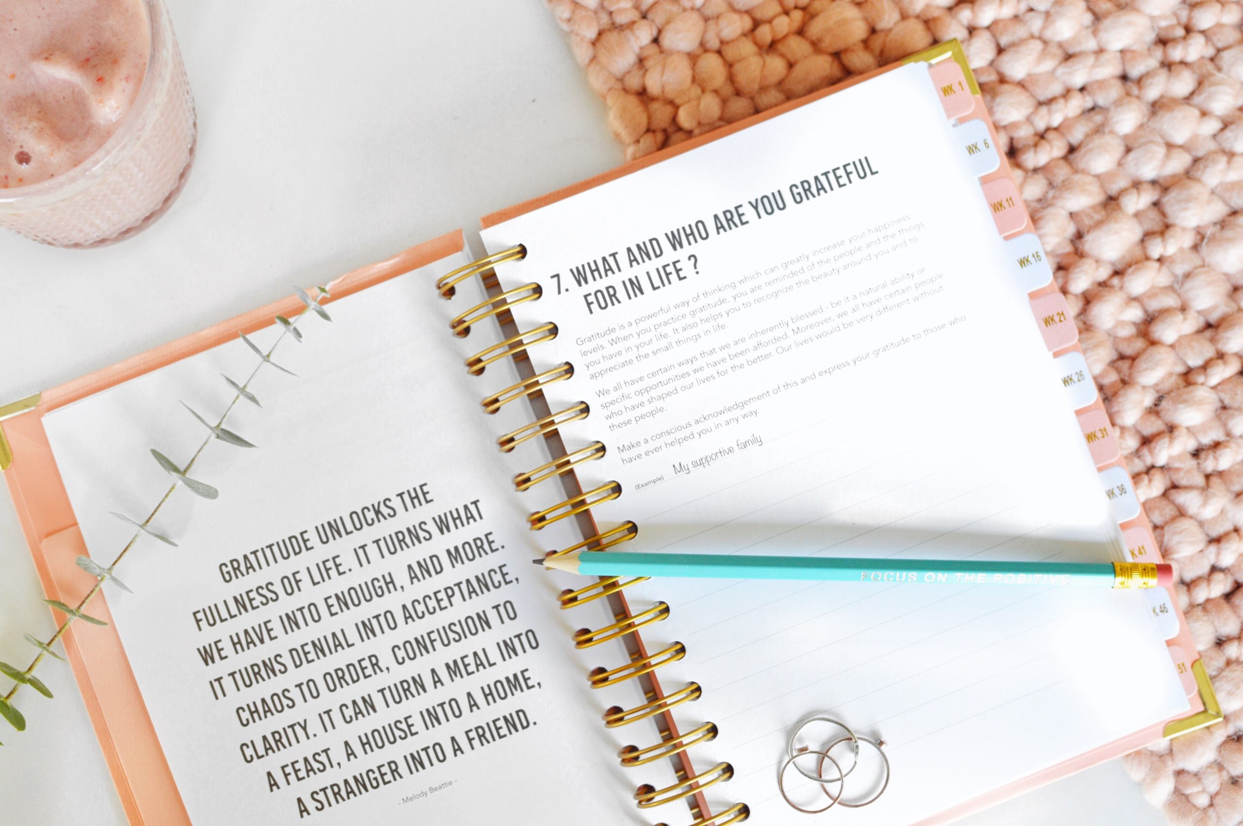 What is a gratitude journal? How do you start a gratitude journal? Here are tips to help get you started. #Journaling #GratitudeJournal #PositiveAffirmations #TheDimpleLife