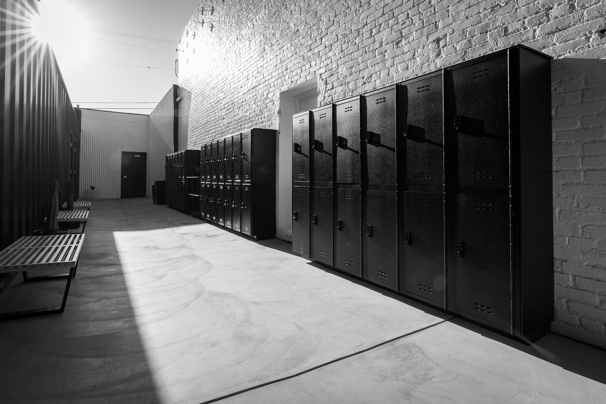 Y7 Studio Silverlake Outdoor Lockers and Showers