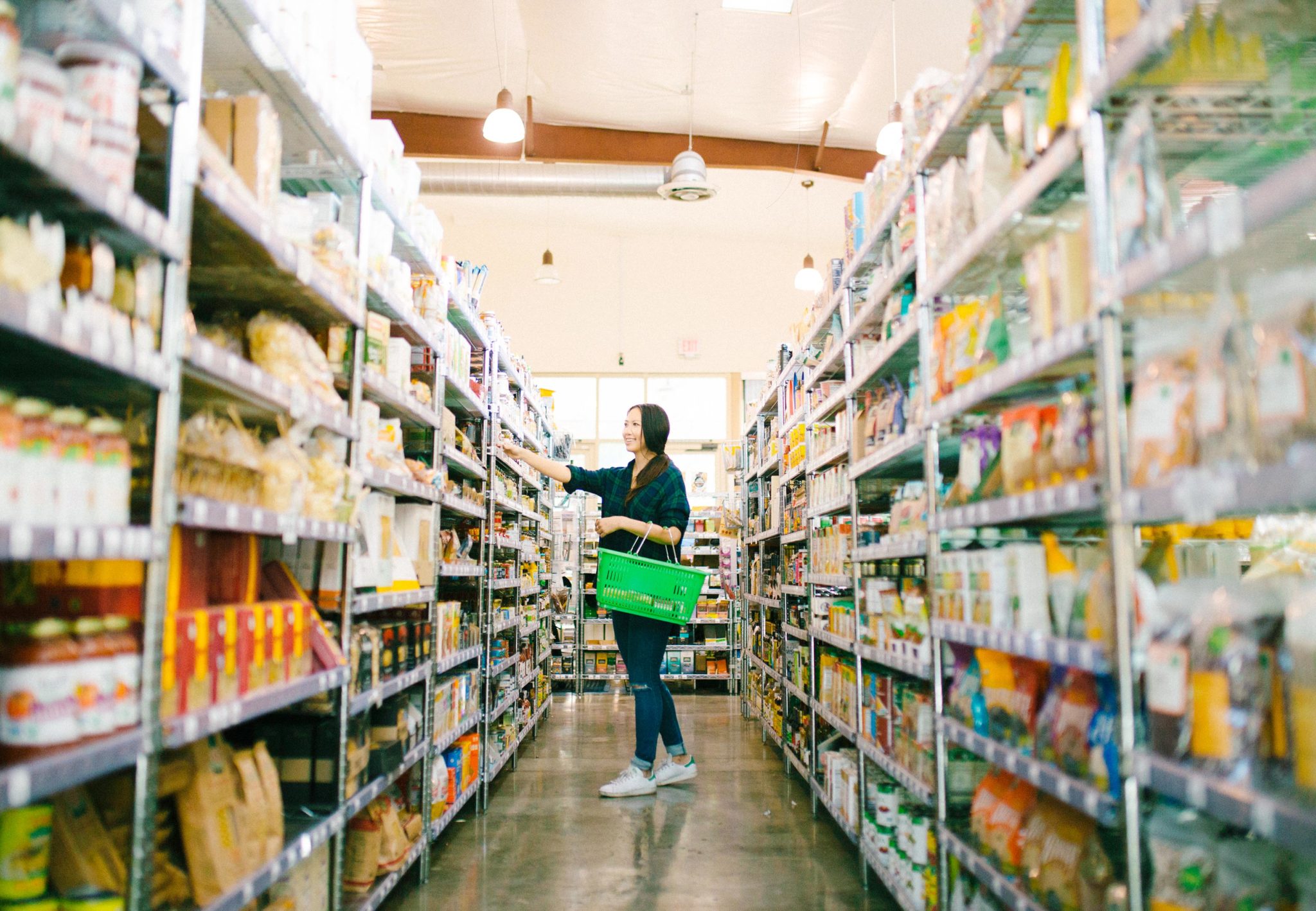Navigate a grocery store healthy tips