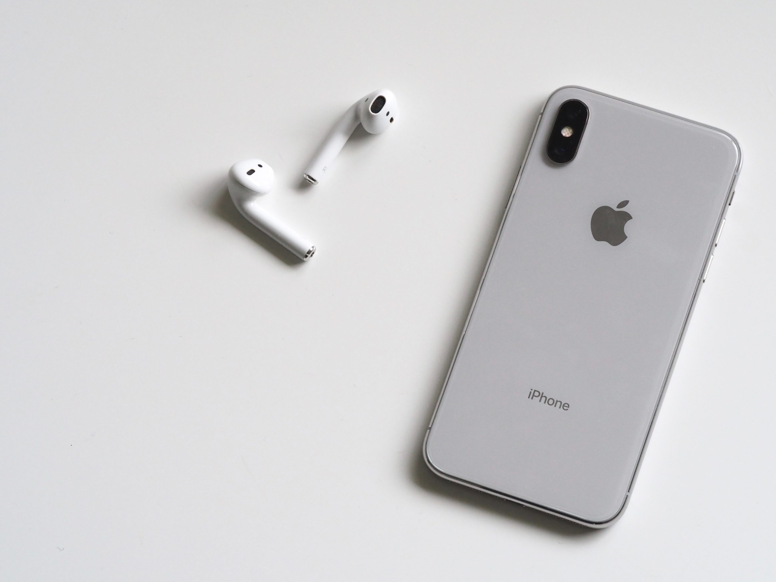 The best motivating, inspiring & educational podcasts that you need to listen to! | Podcasts are one of my top resources for learning and growing in my personal and business life as an entrepreneur. Check out this post for a list of my favorite podcasts you need to be listening to (trust me, you’ll thank me later)! | The Dimple Life #thedimplelife #inspiration #motivation #selfgrowth #personaldevelopment #podcastsforwomen #bestpodcasts