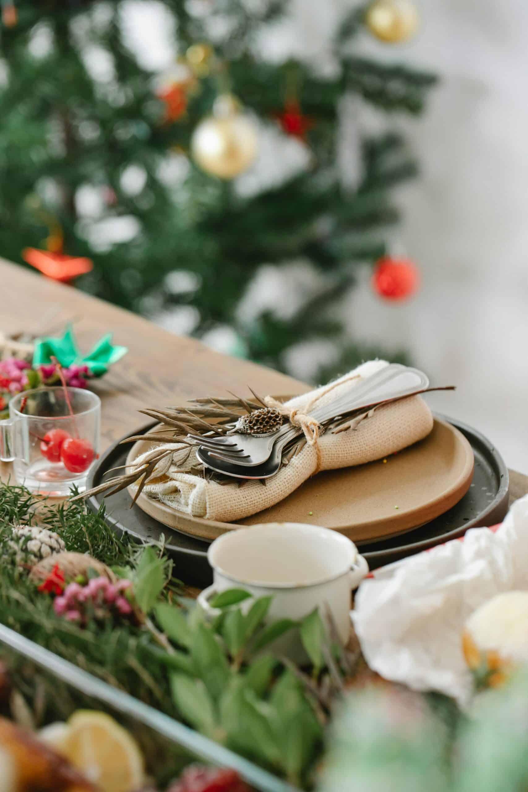 Learn simple tips on how to host a successful holiday dinner party.